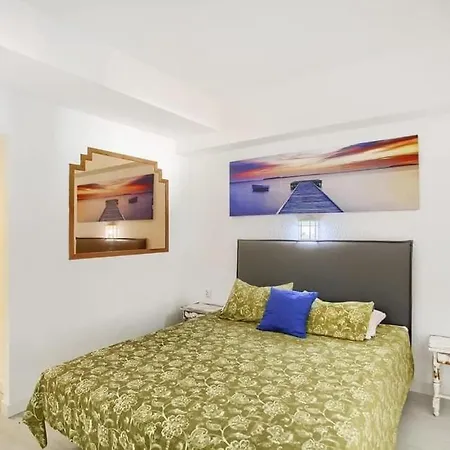 1 Bedroom In Cristianos With Pool In Port Royal *
