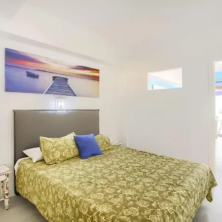 Apartman In Cristianos With Pool In Port Royal Arona